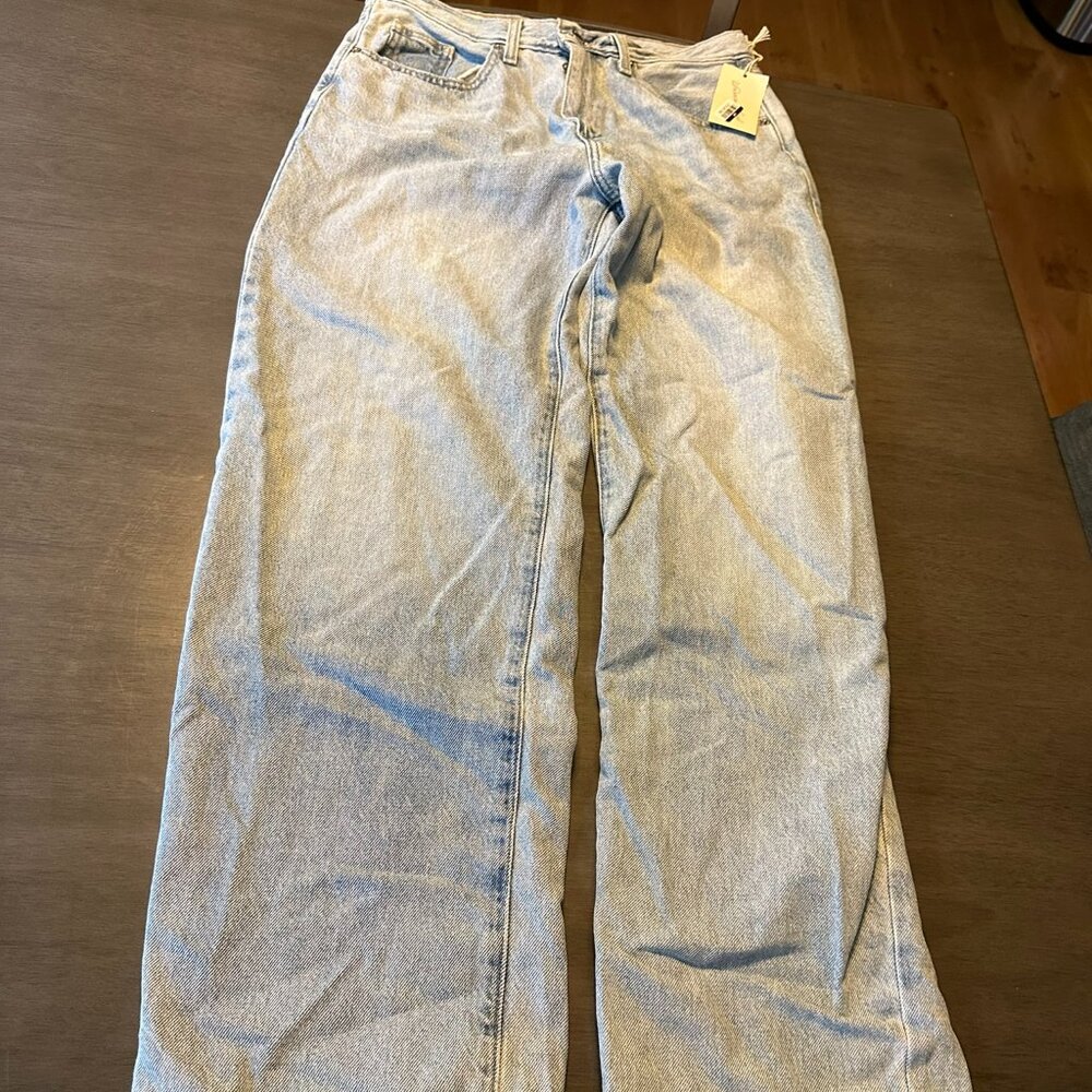 Universal Thread Women's Mid-Rise 90's Baggy Light Wash Jeans Size 8/Regular